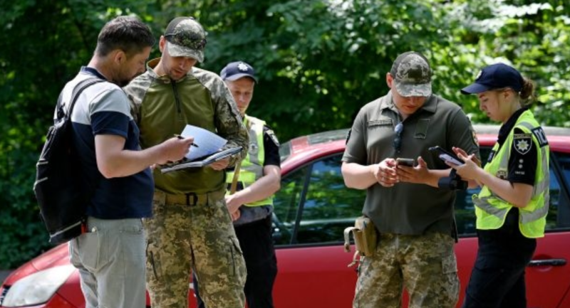 Наслідки ігнорування штрафу від ТЦК для військовозобов'язаних: що варто знати