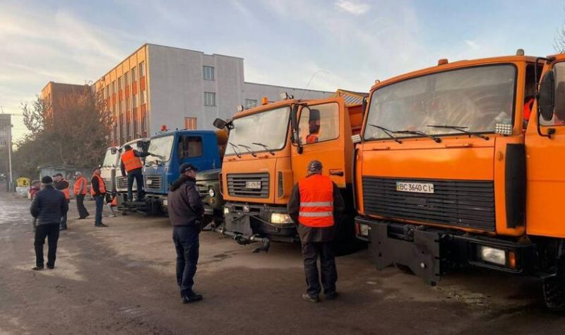 У Львові проводять перевірку стану снігоприбиральної техніки перед зимовим сезоном.