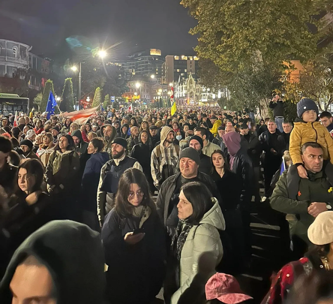 У Тбілісі відбувається нова акція протесту проти маніпуляцій під час парламентських виборів.